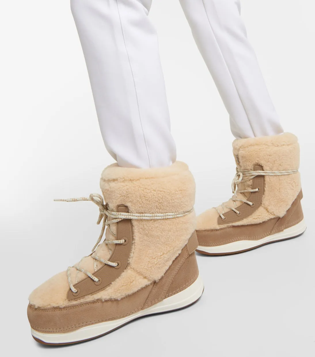 La plagne ankle boots in Bogner sheepskin and suede, beige